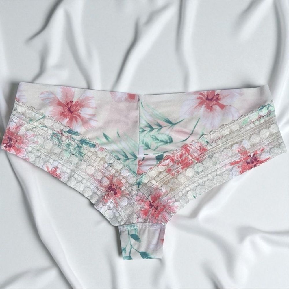 VS PINK Floral Lace Cheeky Panty - Cream Floral (M) NWOT